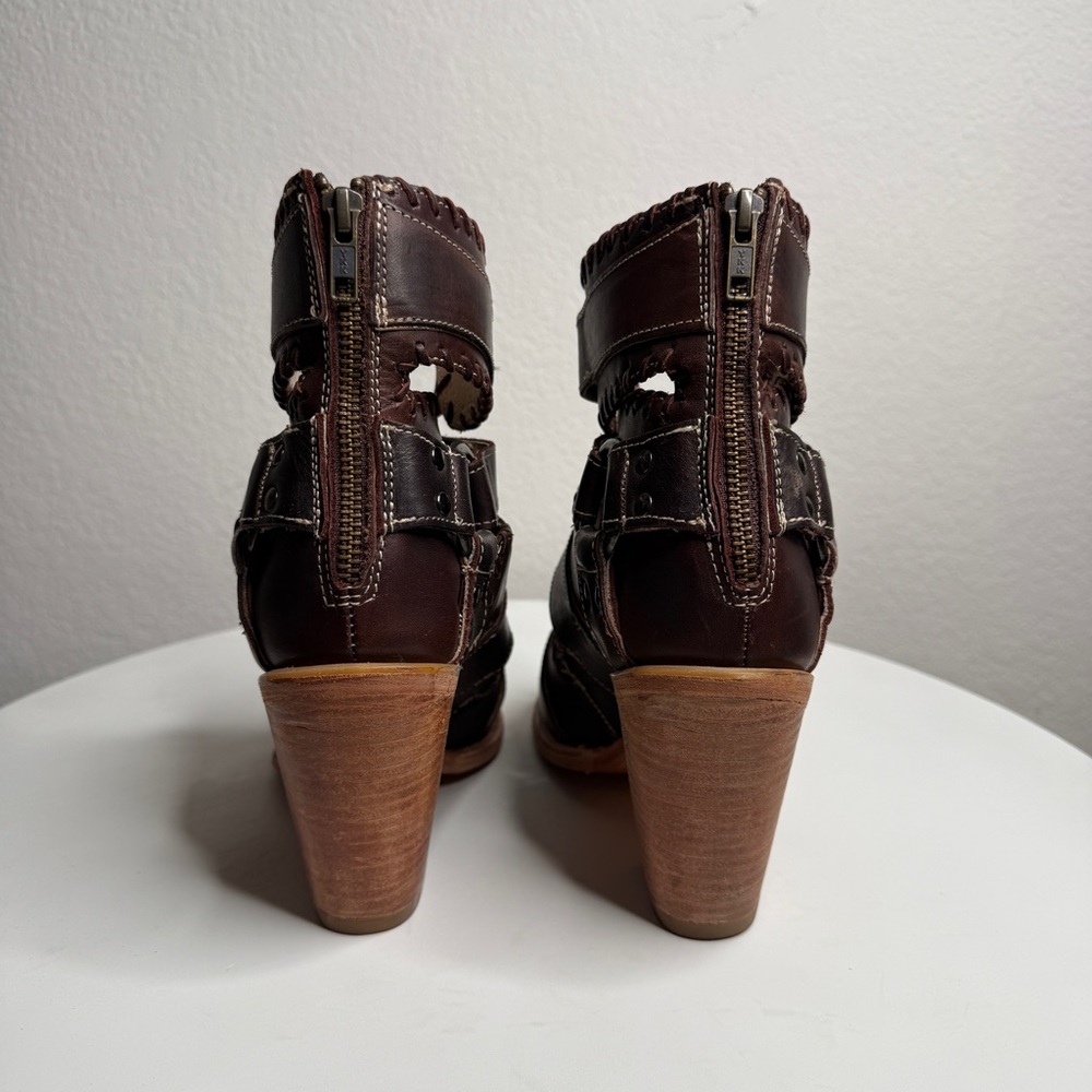 Freebird by Steven Rapture Brown Leather Studded Ring Heeled Sandals Size 9 - Picture 5 of 9